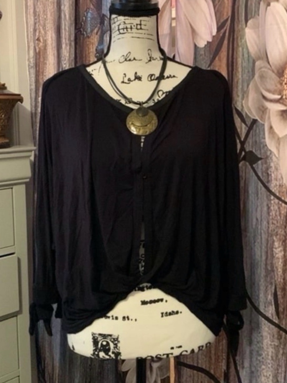 Free People top in good condition very nice & comfortable